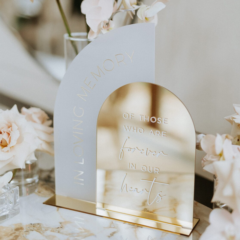 Table Number Gold - In Loving Memory Sign, letrero conmemorativo