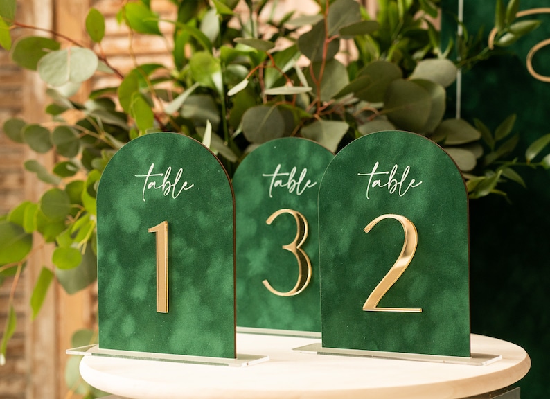 Table Number Gold - Números de mesa arqueados de terciopelo