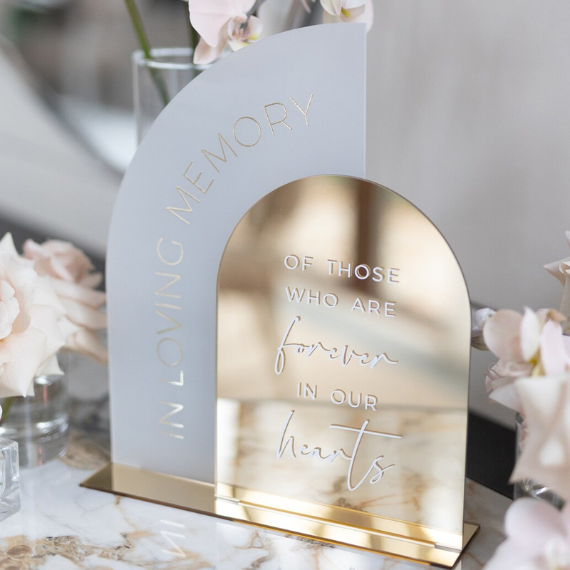 In Loving Memory Sign, letrero - Table Number Gold reseña y precio